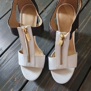 Michael Kors Elegant White and Brown Heels